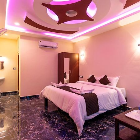 Auro Beach Resort Puducherry Buitenkant foto