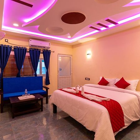 Auro Beach Resort Puducherry Buitenkant foto