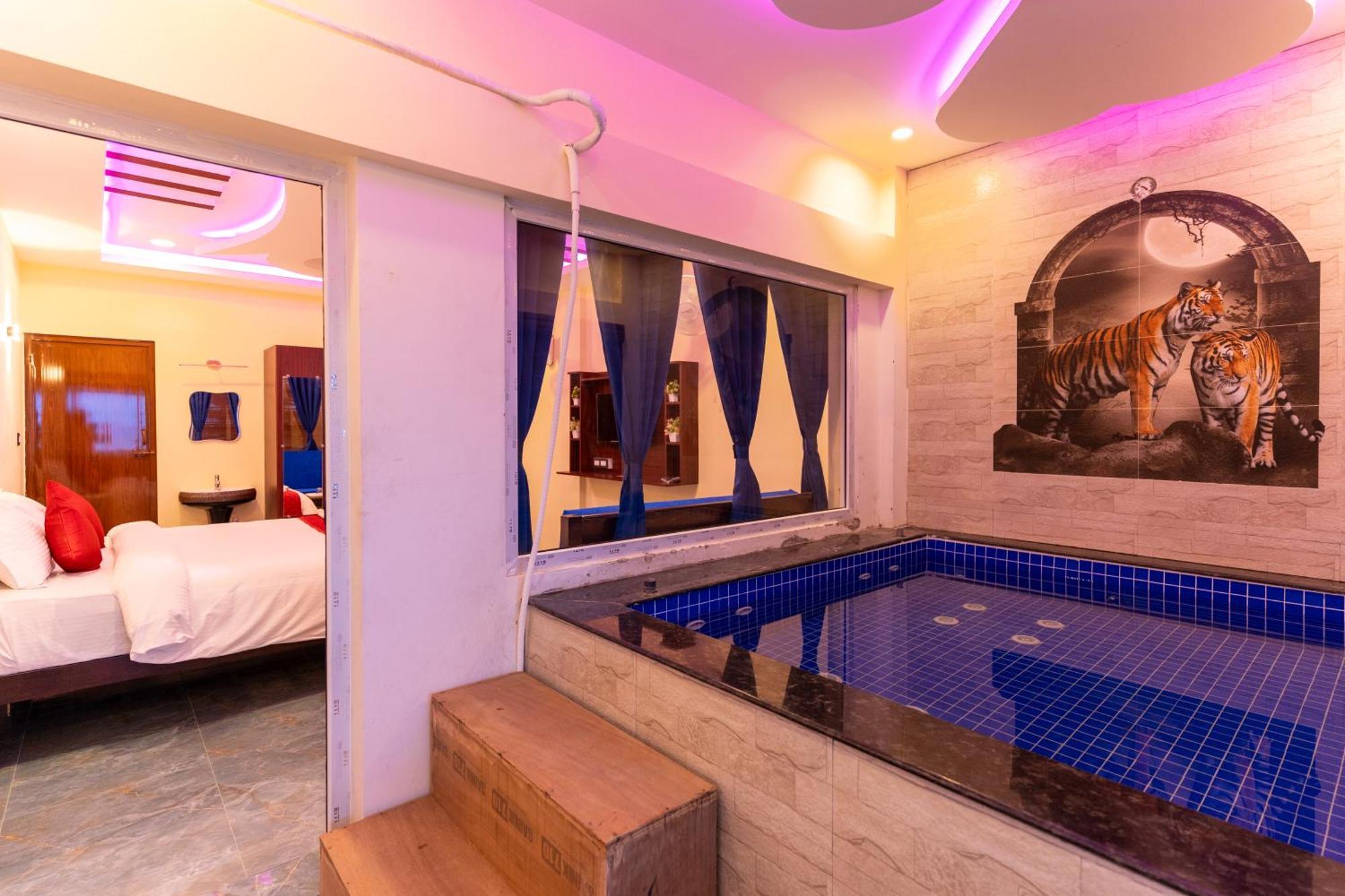 Auro Beach Resort Puducherry Buitenkant foto