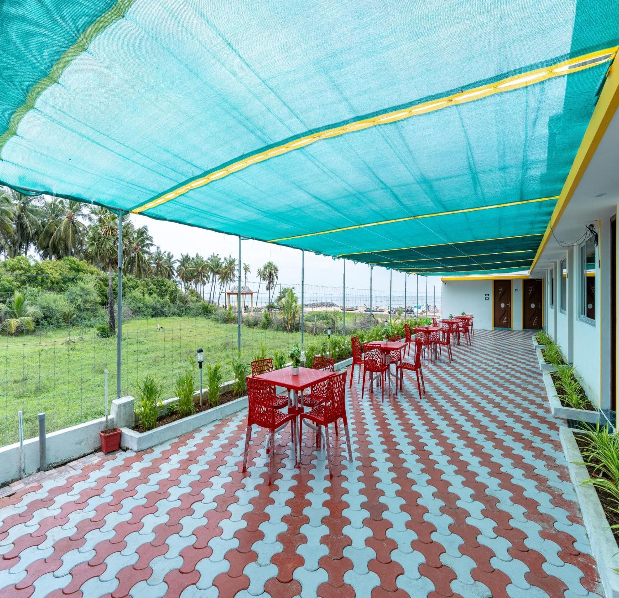 Auro Beach Resort Puducherry Buitenkant foto